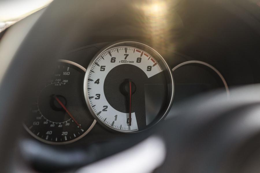 Панель приборов Toyota GT 86 TRD 2019 года  (NA) (фото 18 из 24)